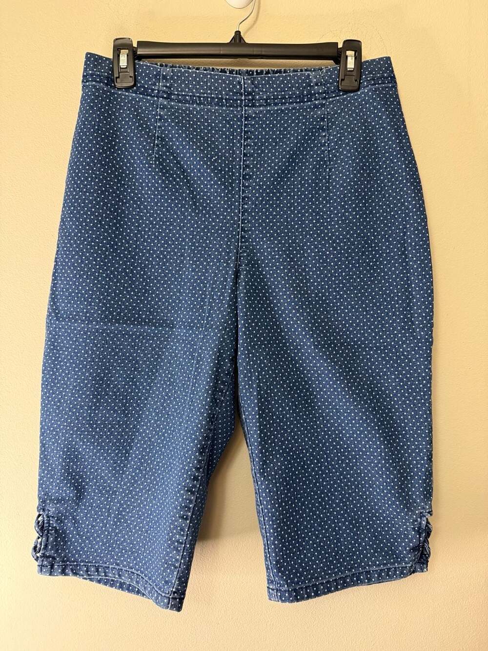 Croft & Barrow Petite Stretch Capris Size 12P Blue White Polka Dot